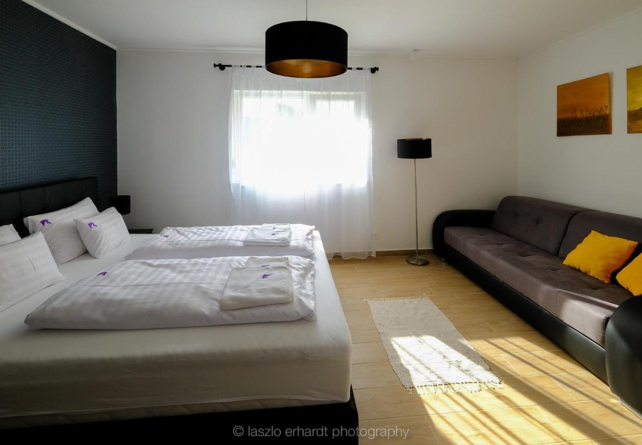 Ciprus Porta Apartmanok Balatonkenese Exterior foto