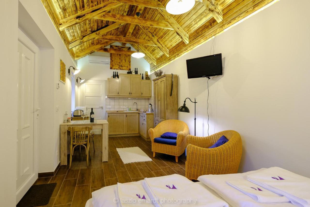 Ciprus Porta Apartmanok Balatonkenese Exterior foto